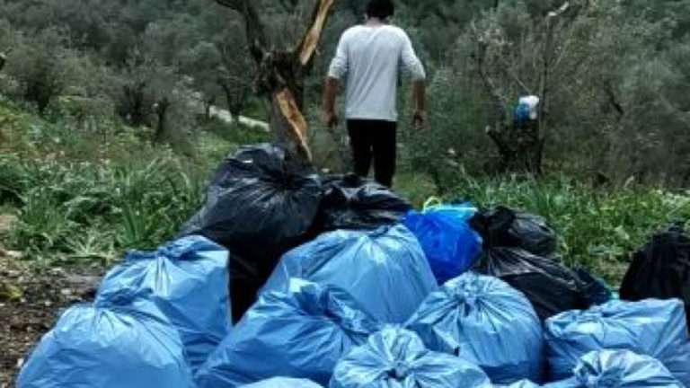Cleaning camp Moria
